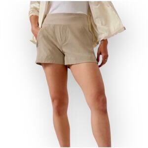 Athleta Shorts Womens 10 Khaki Tan Trekkie North Ripstop Hiking Nylon Athletic